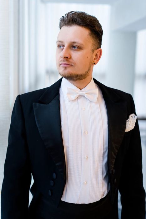 Уроки з академічного вокалу офлайн та онлайн