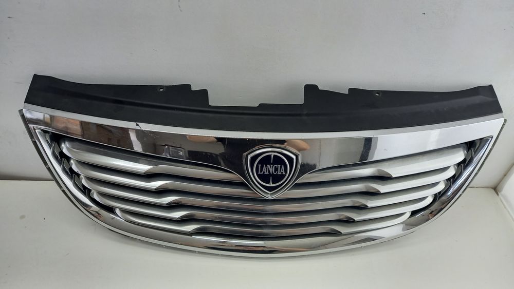 Решетка Chrysler Grand Voyager Lancia 2011 11RTC1150M