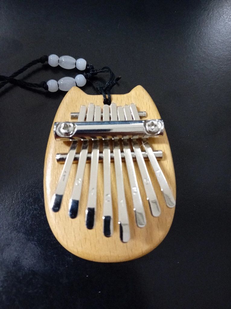 Kalimba de madeira com 8 notas