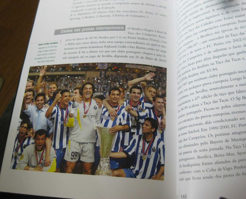Livro "História do Futebol em Portugal" CTT s/ Selos