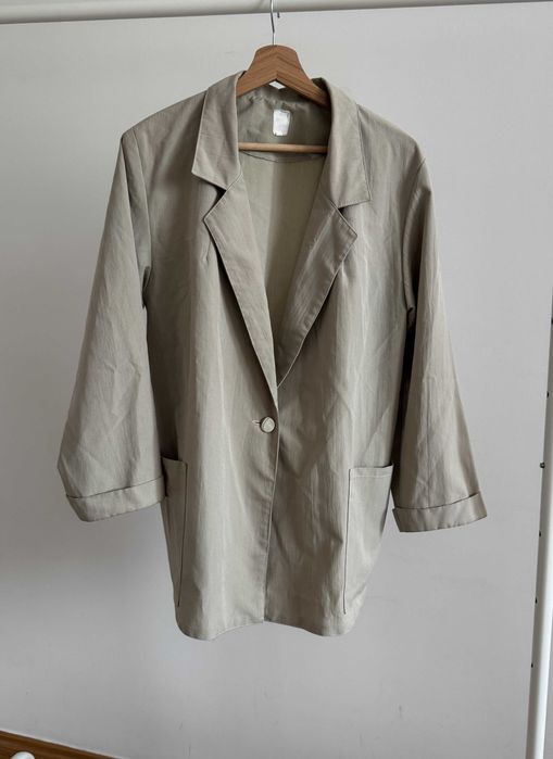 Beżowa/szara marynarka z guzikiem