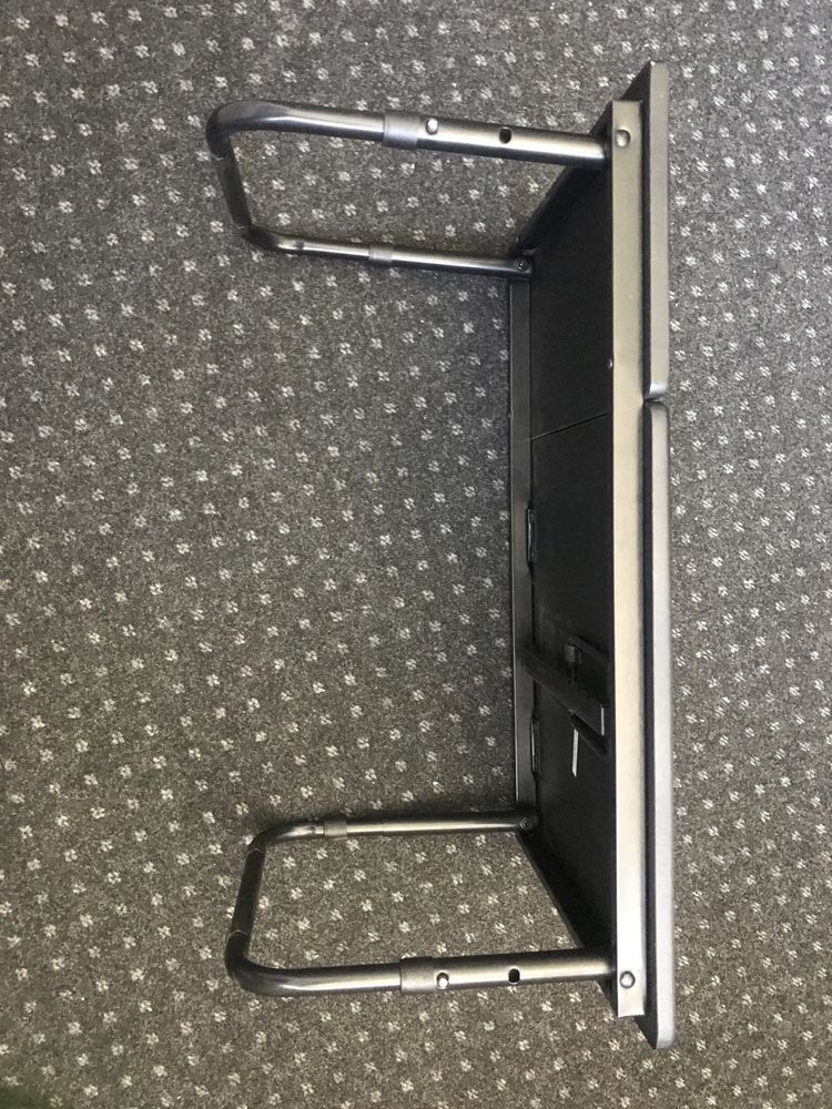 Stolik pod laptopa