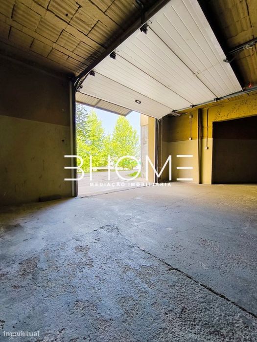 Garagem fechada p/ 2 Carros Junto ao Mercadona de Real