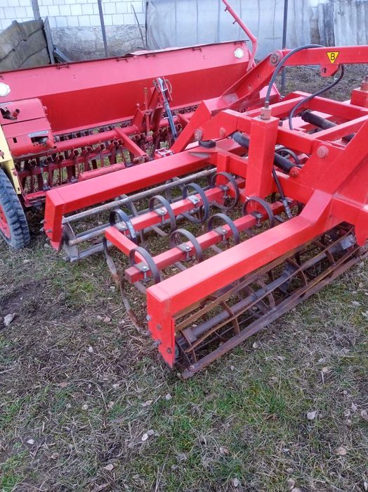 Agregat uprawowo siewny z siewnik zbożowy przedsiewny zestaw