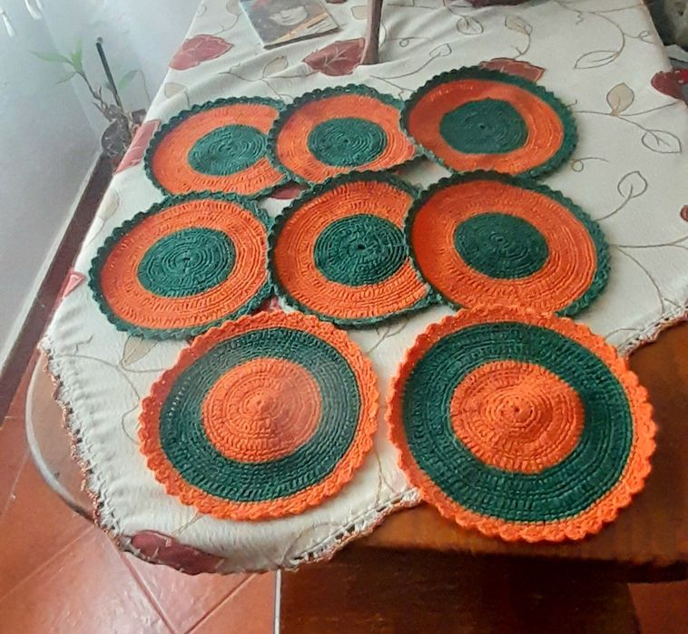 Guardanaps e bases ou pegas de cozinha