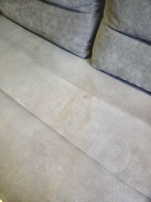 Sprzedam kanape rozkładaną do odświeżenia