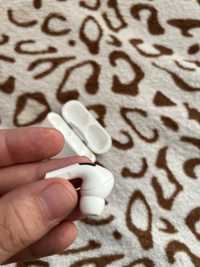airpods pro a2084 Правый наушник