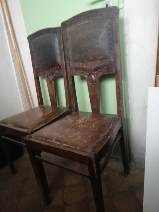 Dwa secesyjne krzesła