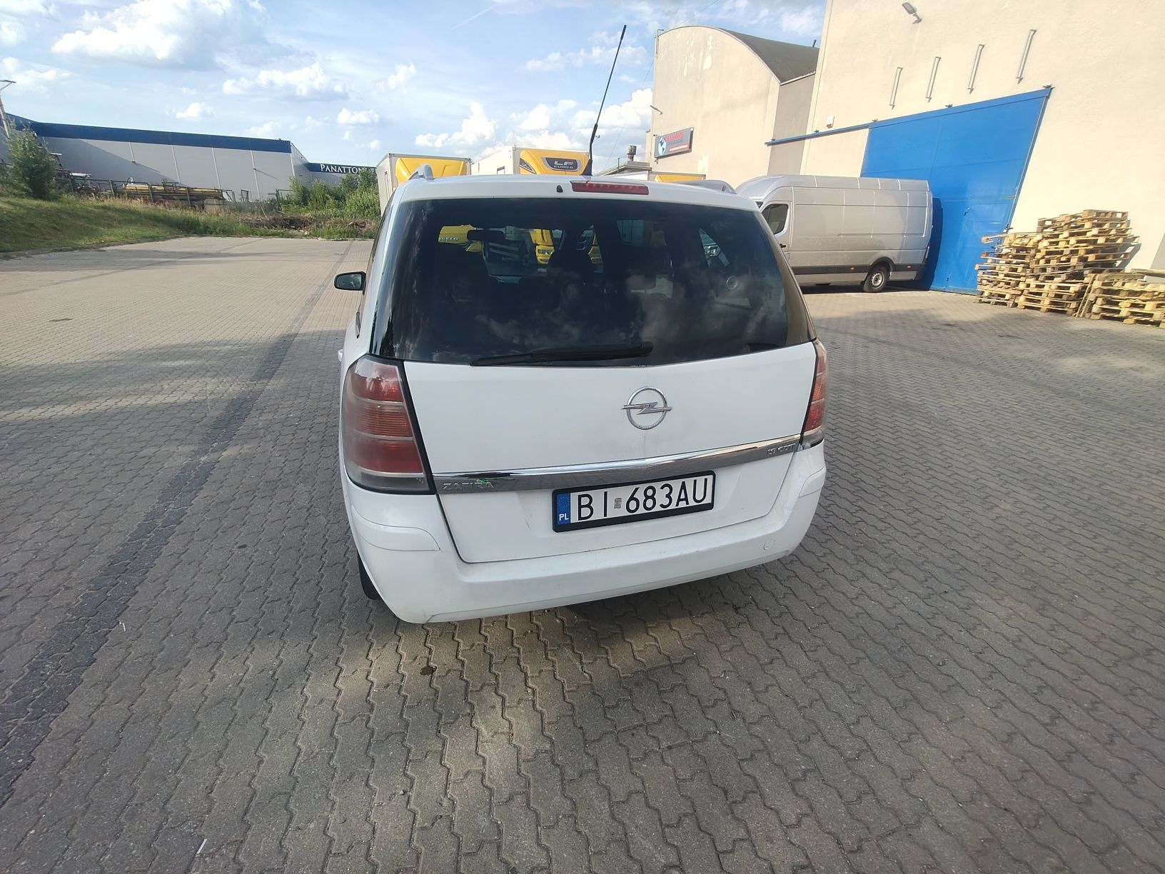 Opel Zafira 1.9cdti 7 osob