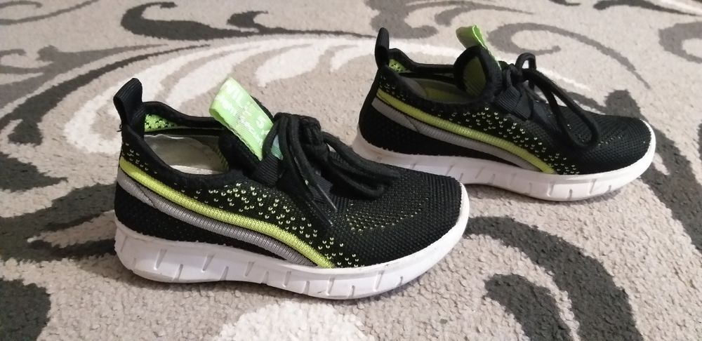 Летние кроссовки