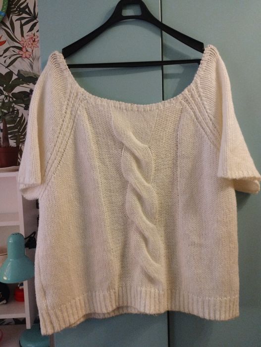Białokremowy sweter oversize Plus Size