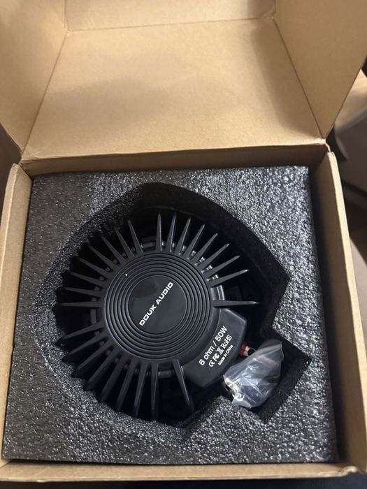 DOUK AUDIO BS-1 Динамик Эксайтер Бас Шейкер