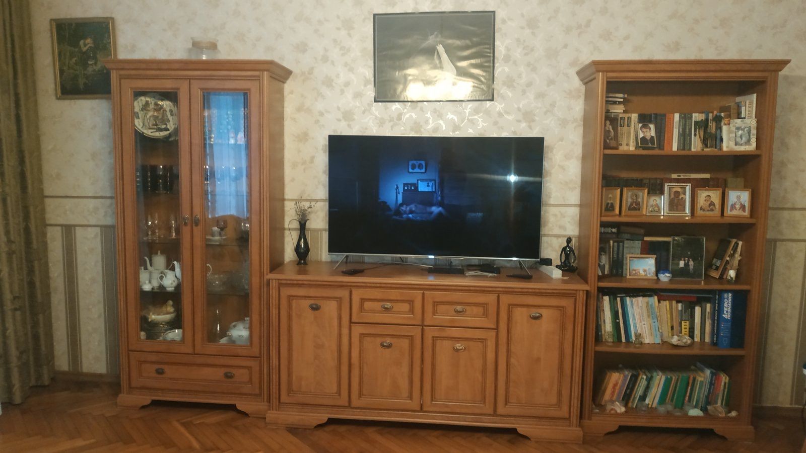3 кімнатна квартира.  Увага!!! В ціну входить цегляний гараж та комора