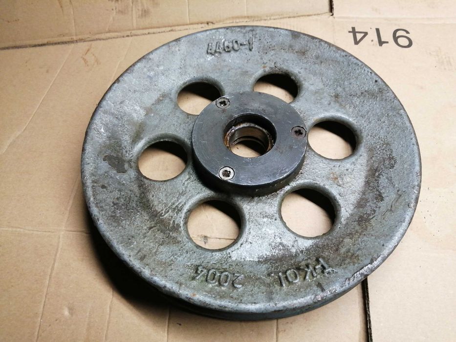 Koło linowe na łożysku wyciąg obornika FI 250 MM