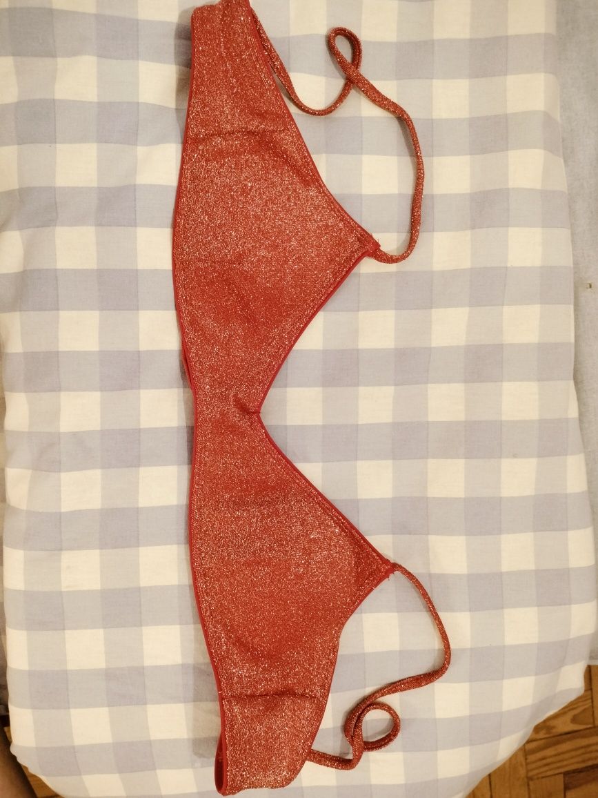 Biquíni vermelho brilhante novo