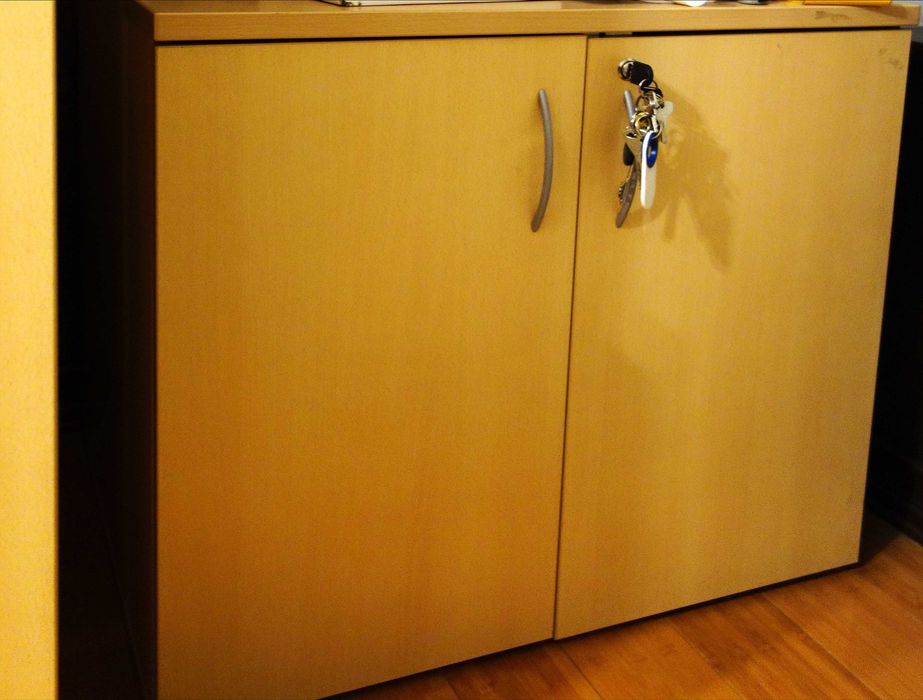 Комплект офісних меблів NARBUTAS - 50% ціни