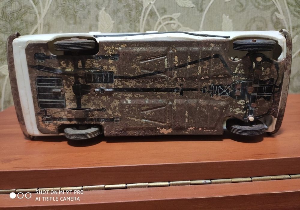 Продам игрушка Жигули большая