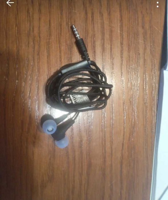 Słuchawki na kablu
