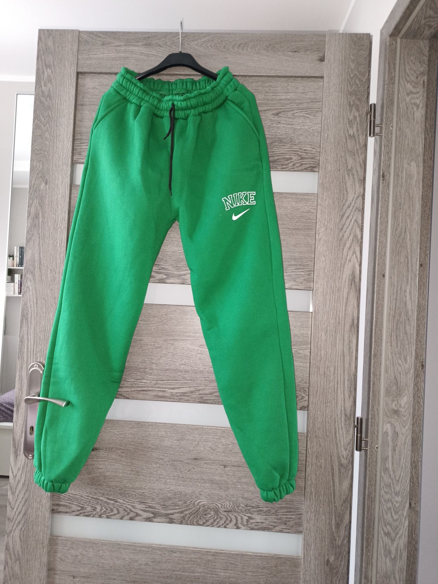 Dres Nike damski