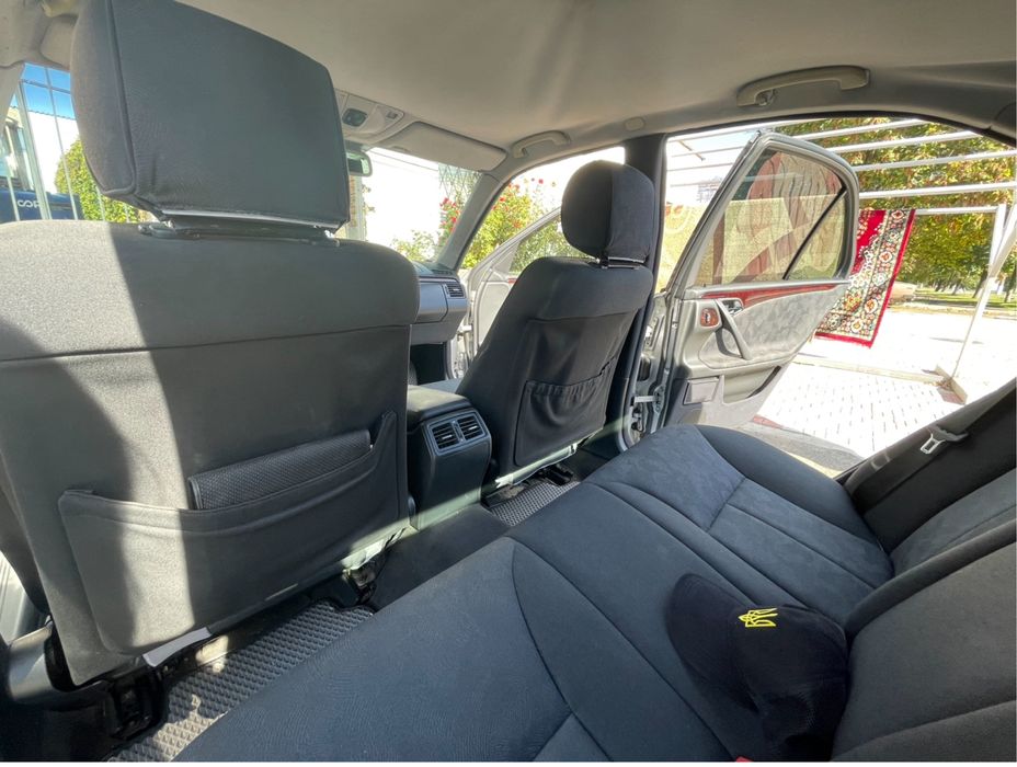 Мерседес Е-210 дизель.