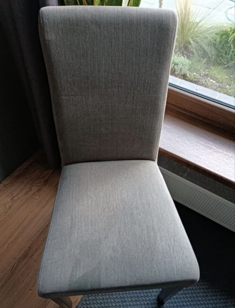 Komplet krzeseł 8 sztuk z kołatką