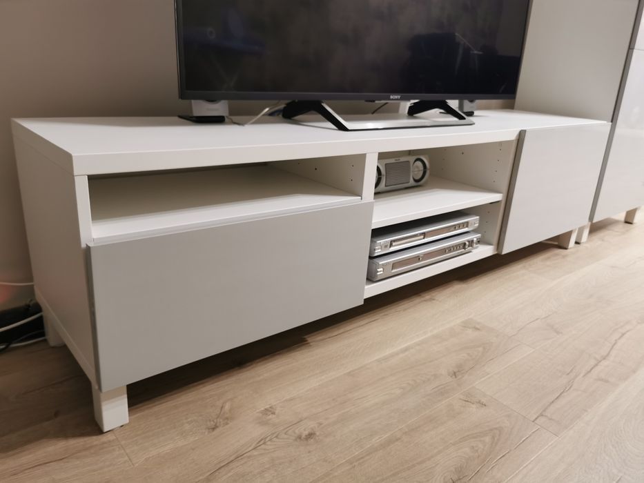 Szafka RTV Ikea Besta, fronty jasno-szare lakier, bdb stan, nowa 840zł