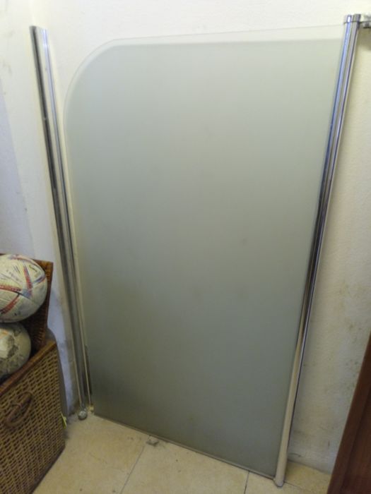 Pack sofá, mesa jantar, tapete, quadro, resguardo e mesinhas