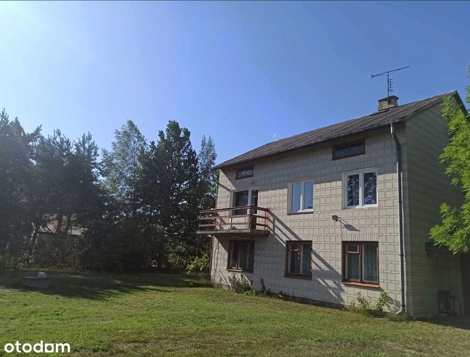 Duży dom z działką oraz budynkiem gospodarczym