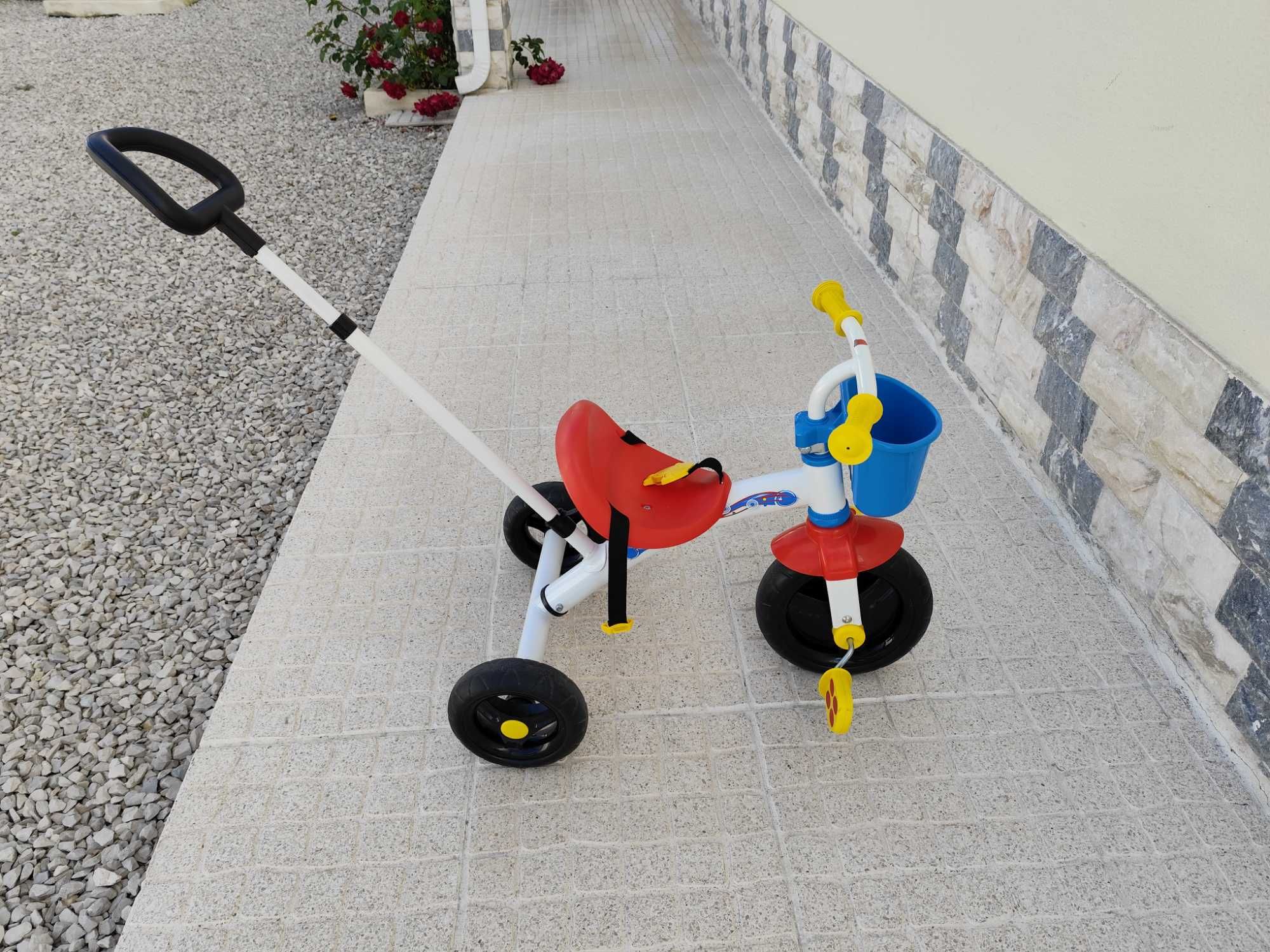 Triciclo de aprendizagem U-Go da Chicco, excelente estado.
