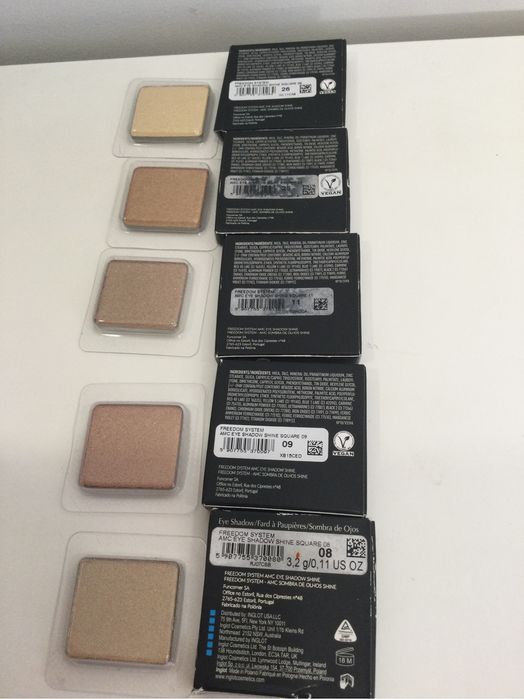 Conjunto de 28 Sombras da Inglot