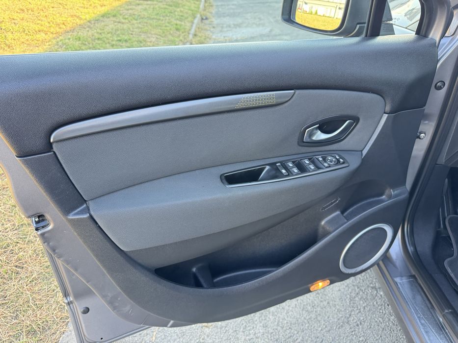 Renault Grand Senic 1.5 dci автомат з Швейцарії