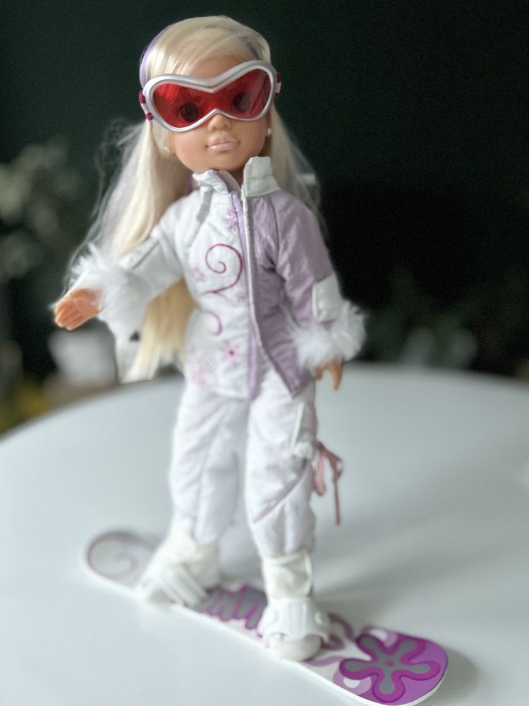 Lalka Nancy zimowa ze snowboardem