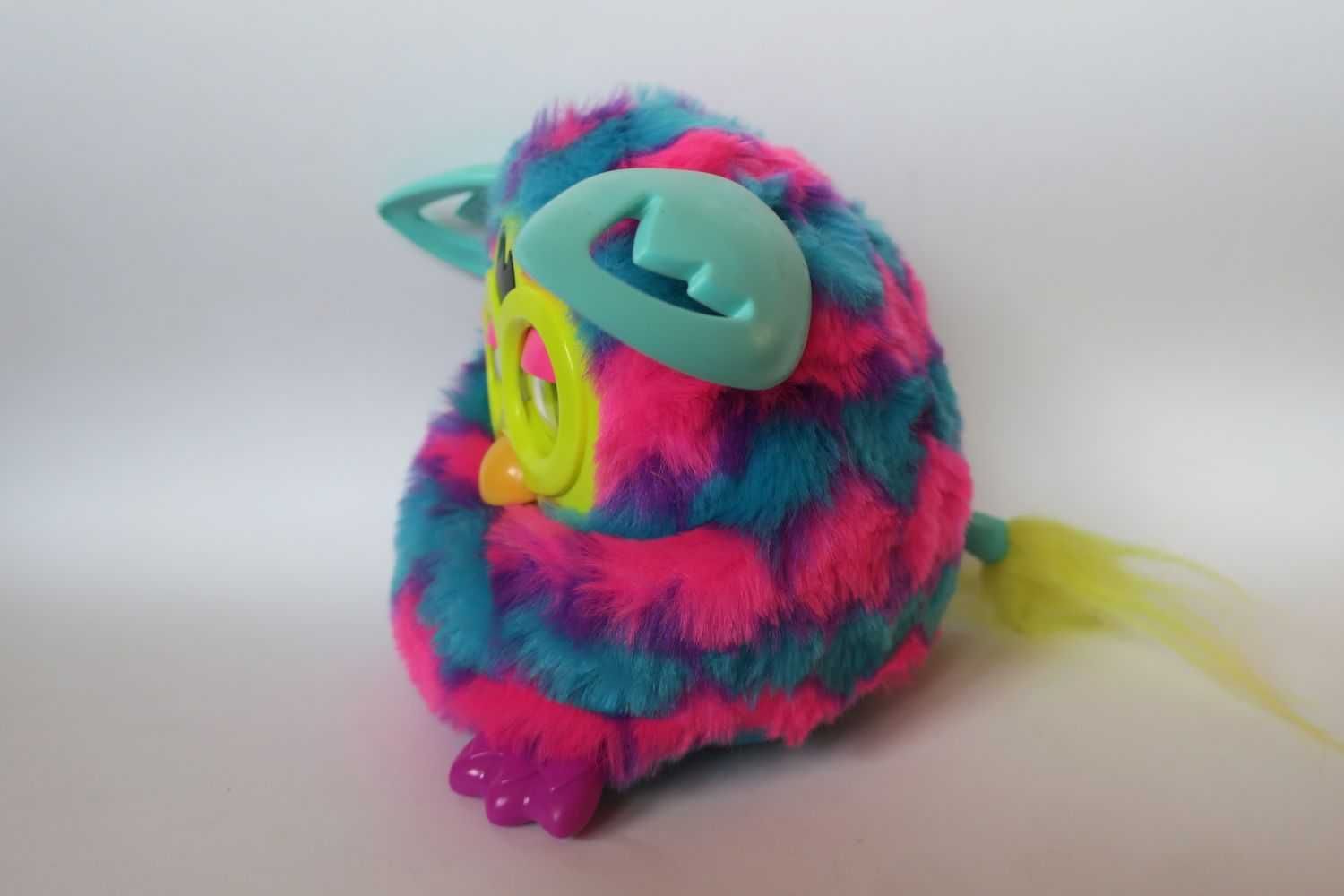 Interaktywny Furby Hasbro mówi