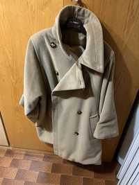 Бежевое пальто из итальянского кашемира марки Max Mara