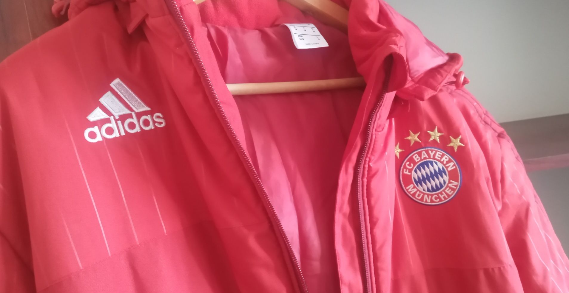 Зимова куртка, пуховик Баварія Мюнхен, футбол, Adidas, Bayern Munchen