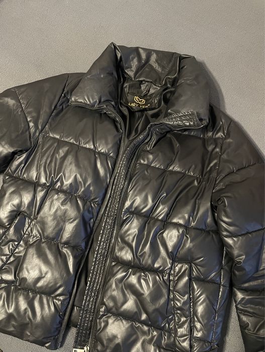 Курточка осенняя черная