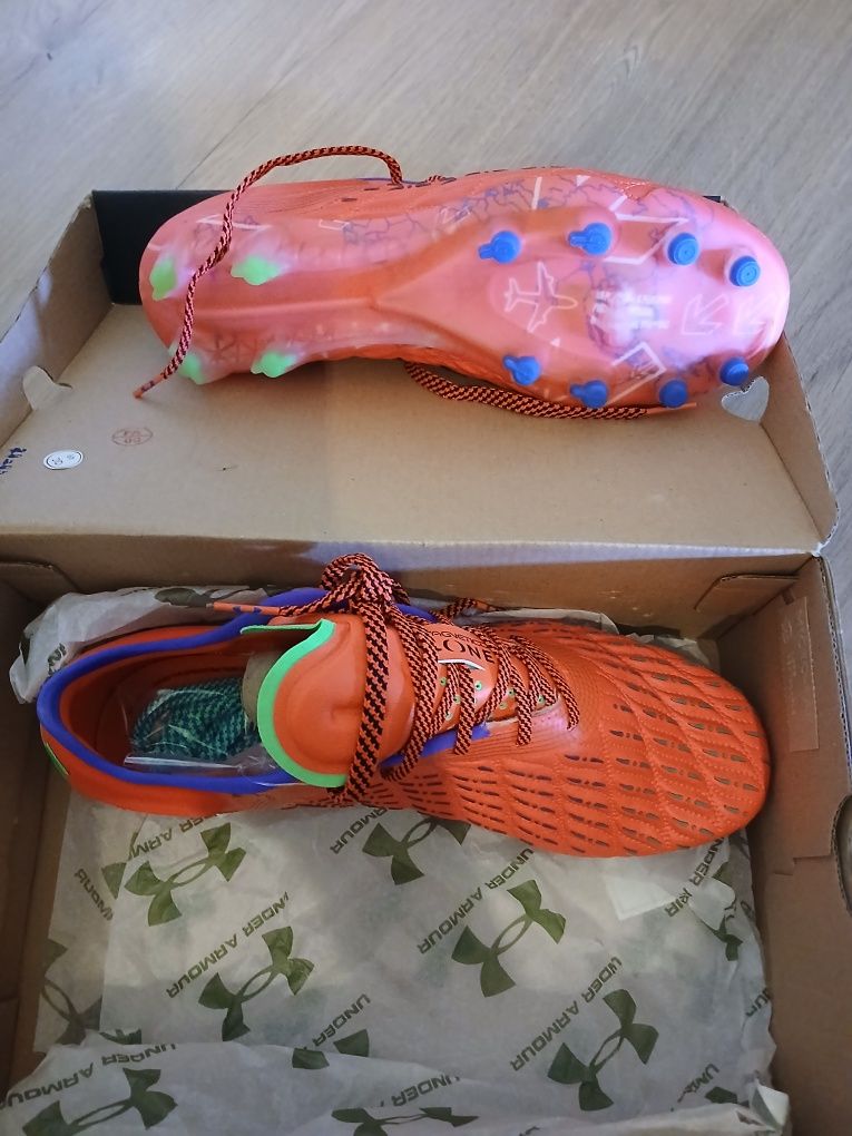 Chuteiras under armour novas