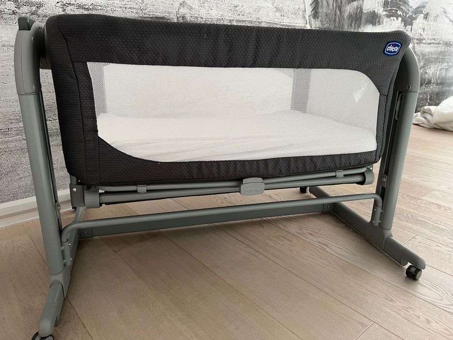 Sprzedam łóżeczko dostawkę chicco next to me magic