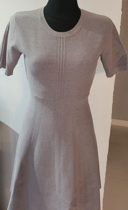 Piękna sukienka Super Dry rozmiar 36