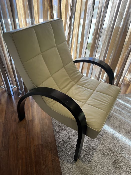 Poltrona em prele bege