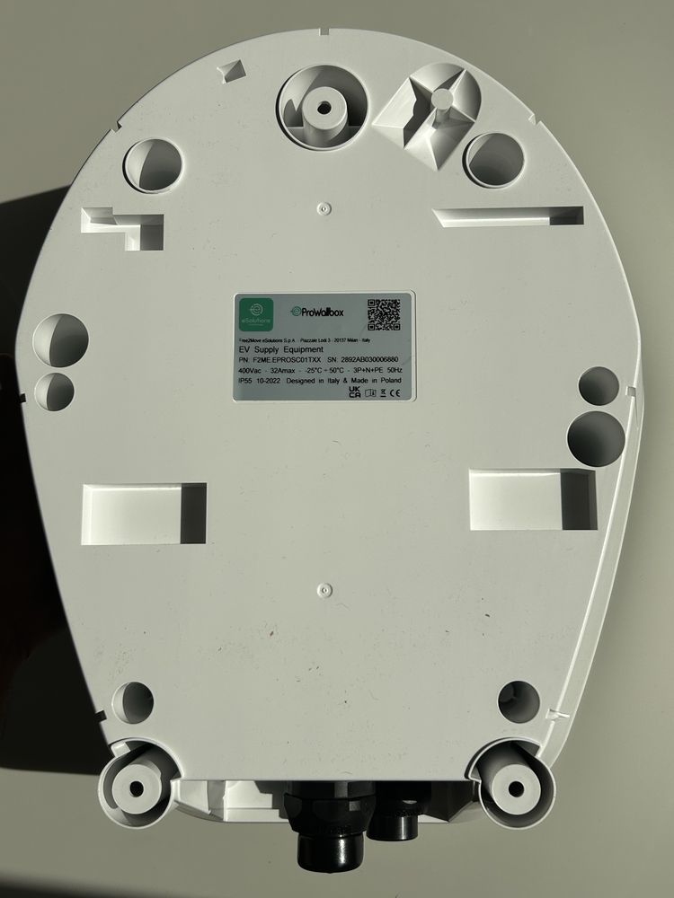 stacja ładowania eSolutions ProWallbox nowa – Typ 2 – 32A – 22 kW