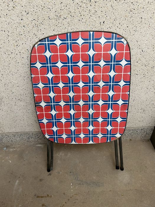 Mesa pequena vintage