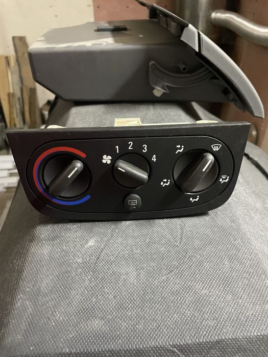 Блок керування пічки Опель Комбо 2004