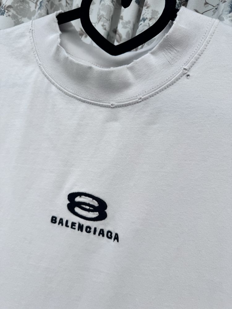 Футболка Balenciaga