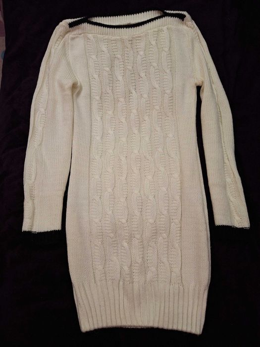 Жіноча в'язана сукня