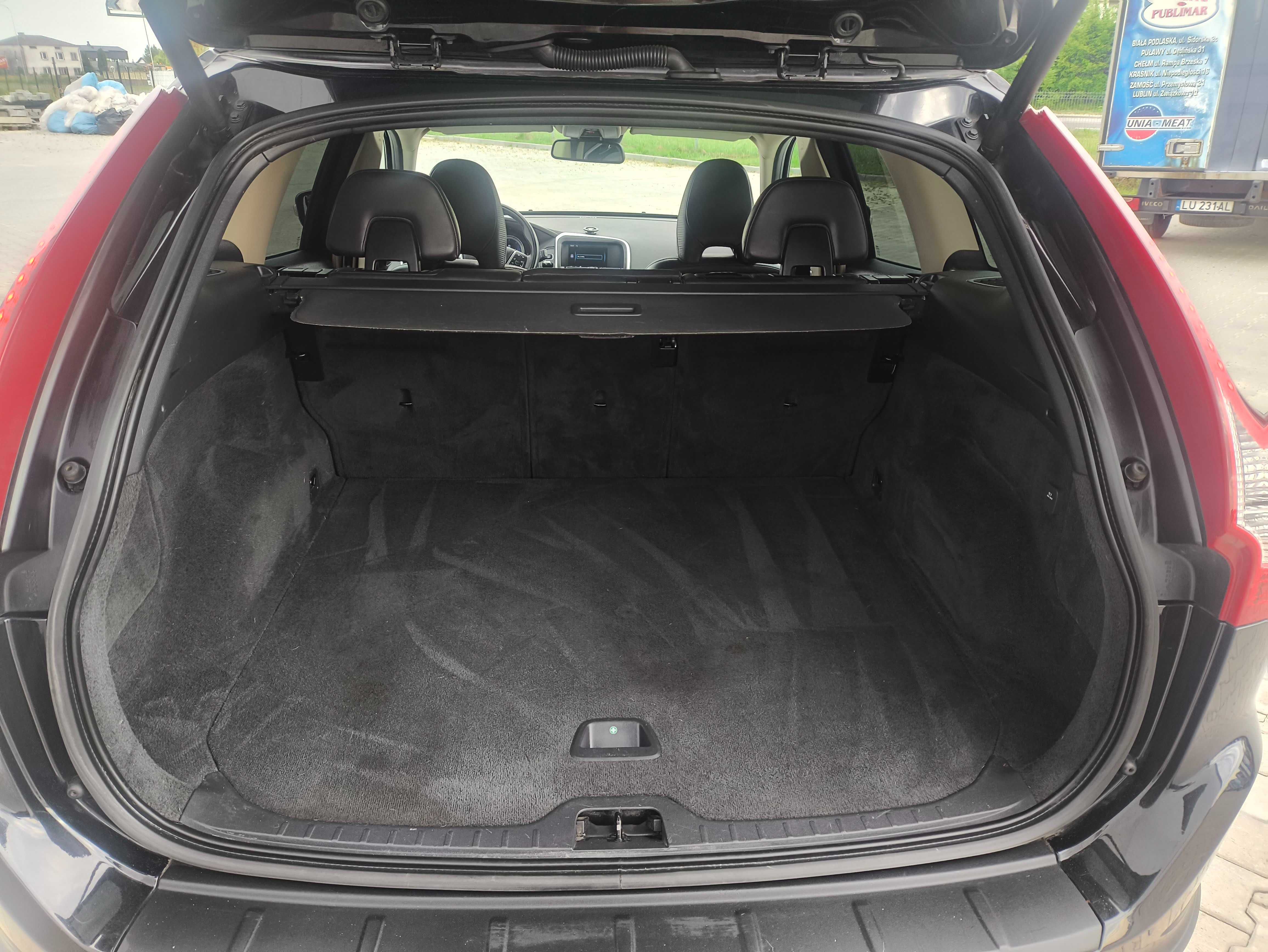 Volvo XC60 2.0D 163KM Automat**R-Design**Skóra**Xenon*Navi*2x kpl. kół