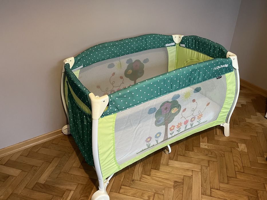 Lorelli iLounge zielone łóżeczko turystyczne dla dziecka z materacem