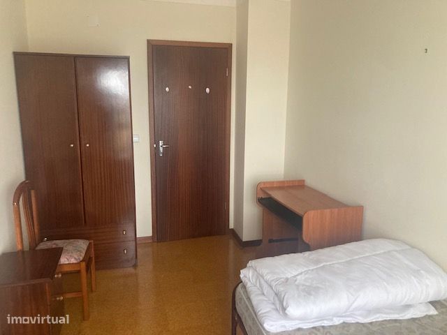 Quarto para estudante Feminino