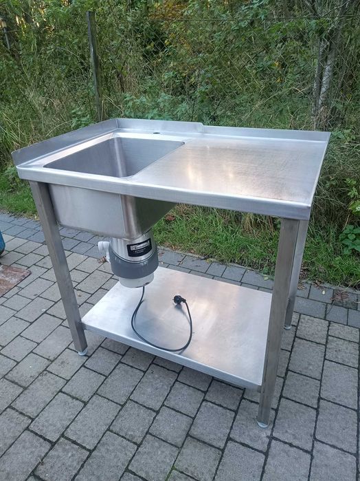 Zlewozmywak gastronomiczny z blatem roboczym i młynkiem
