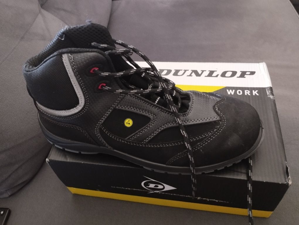 Buty robocze matki Dunlop work.